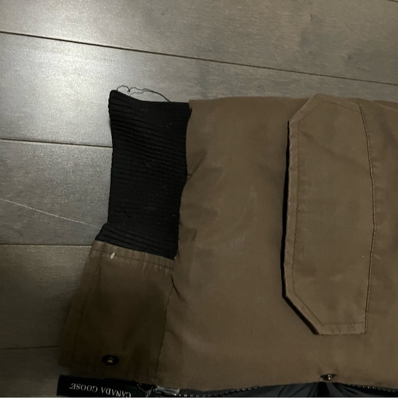 Canada Goose Chilliwack Bomber Jacket Brown model “7950M R” (Size M) - Picture 7 of 8